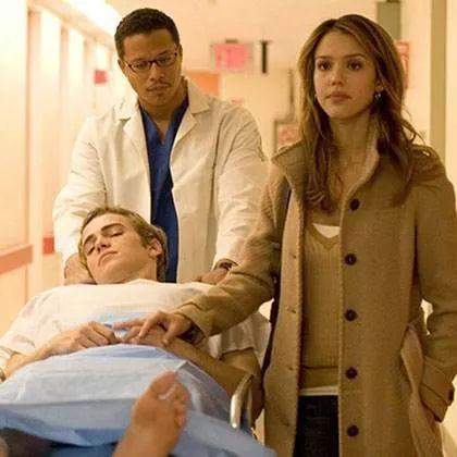 旷工一天扣三天工资？公司这么干合法吗？被扣多了能要回来吗？