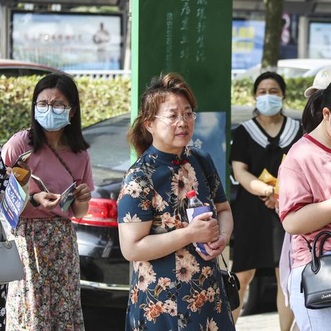 信用卡怎么申请？手把手教你避坑拿卡，小白也能轻松上岸