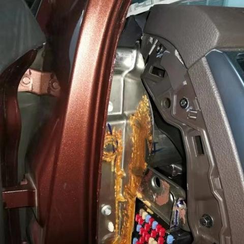 房子漏水怎么办？楼上不认账、物业不管时，你该这么办！