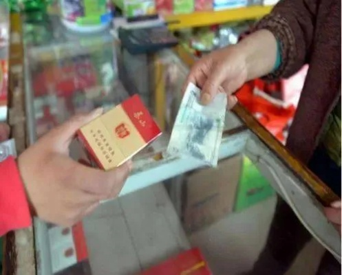 卖几包烟就被抓了？无证卖烟怎么判？真不是罚点款就完事！