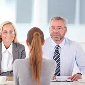 护照快过期了怎么办？突然被拒签、登不了机，谁来兜底？