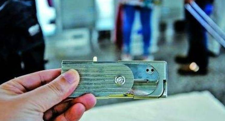 高铁能带打火机吗?安检被拦下当场没收,还能要回来吗? 高铁能带打火机吗?安检被拦下当场没收,还能要回来吗?