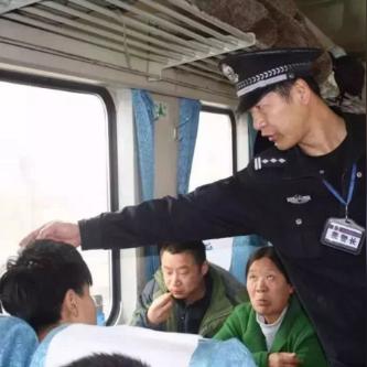 高铁儿童票怎么买?买错了被补票还挨白眼,到底按身高还是年龄? 高铁儿童票怎么买?买错了被补票还挨白眼,到底按身高还是年龄?