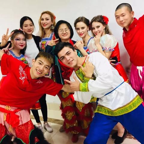 开始 口语化但不失专业，像老朋友坐在茶馆里边泡茶边聊）