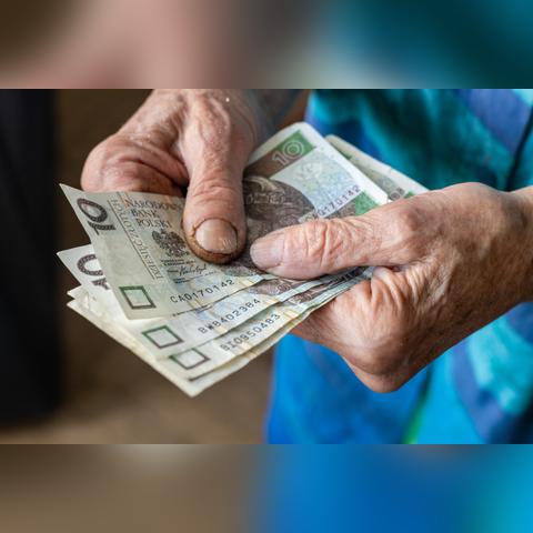 —别等退休才后悔，这一笔账，现在就得算清楚！