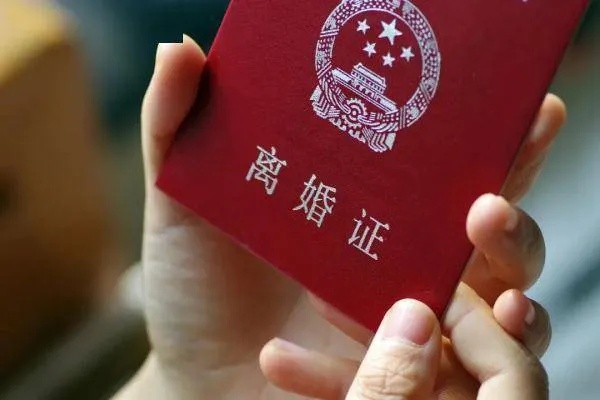 —一位婚姻家事律师陪327对新人办完证后，掏心窝子的提醒