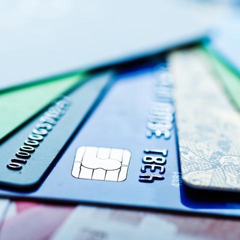 信用卡突然被降额5万？银行没通知、不解释，我该怎么办？