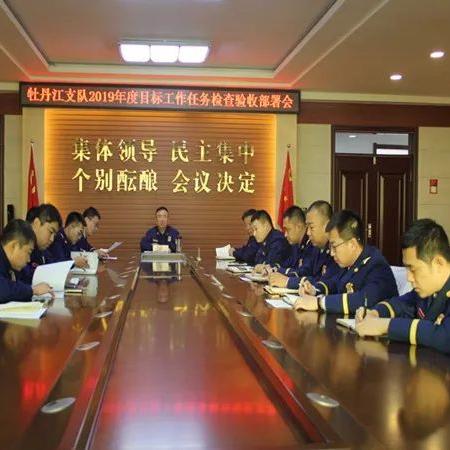 建房图纸盖了章,施工队却按‘老经验’干?验收不合格谁来埋单? 建房图纸盖了章,施工队却按‘老经验’干?验收不合格谁来埋单?