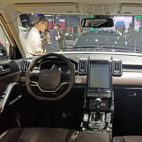 信用卡突然被降额5万？别急着骂银行，先看这3个关键时间点！