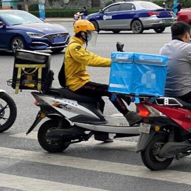 工伤评上九级，赔多少钱？单位说‘就这么多’你真信吗？