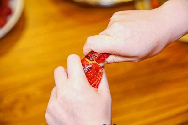 别急，咱们一句一句，掰开揉碎说清楚