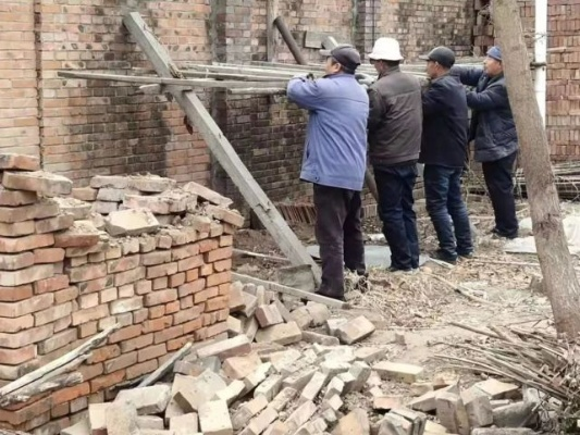 哪些违建真能‘住得稳’拆不拆,不是看砖瓦,是看这三把尺子! 哪些违建真能‘住得稳’拆不拆,不是看砖瓦,是看这三把尺子!