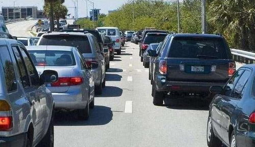 闯了黄灯算不算闯红灯？路口倒车被拍了能申诉吗？