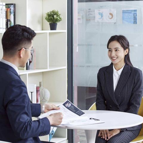 —别再被HR一句干满一年才开始算忽悠了！