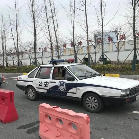 司陪是啥？法院门口被喊司陪老师别慌，你可能根本不是那个司陪！