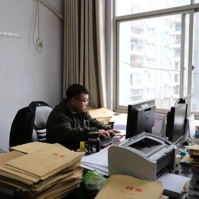 —一位刑辩律师在凌晨三点整理卷宗时的自白