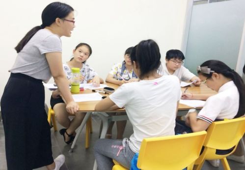 双减不是突然消失的补习班，而是孩子书包里悄悄变轻的那根肩带