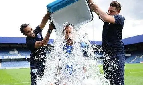 先泼一盆清醒水