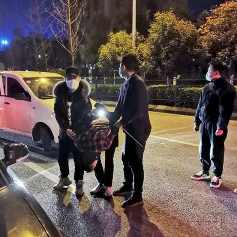 —一位新手司机凌晨倒车时的真实困惑 —一位新手司机凌晨倒车时的真实困惑