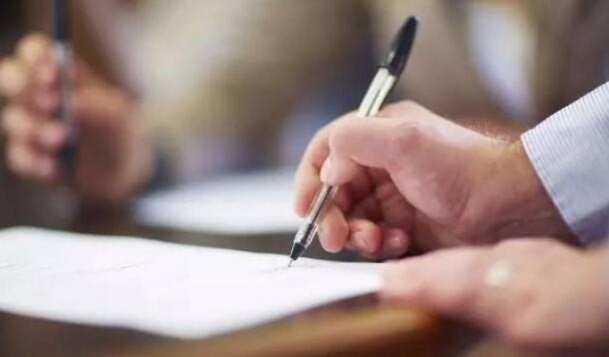 优先到底优先给谁？签合同时划掉这俩字，可能让你白丢50万！