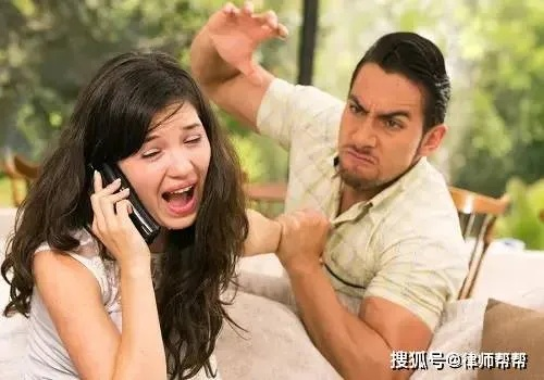 出轨到底算不算违法?发现伴侣劈腿,报警有用吗?要赔钱吗? 出轨到底算不算违法?发现伴侣劈腿,报警有用吗?要赔钱吗?