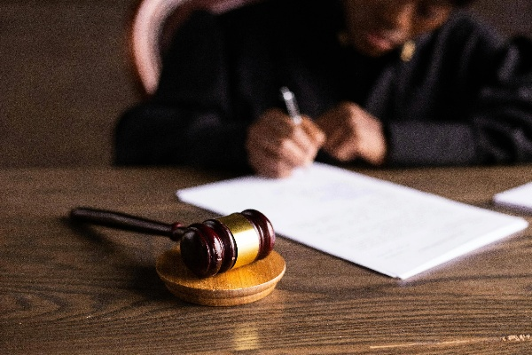 —一位干了18年房产纠纷案的老律师，掏心窝子说几句真话